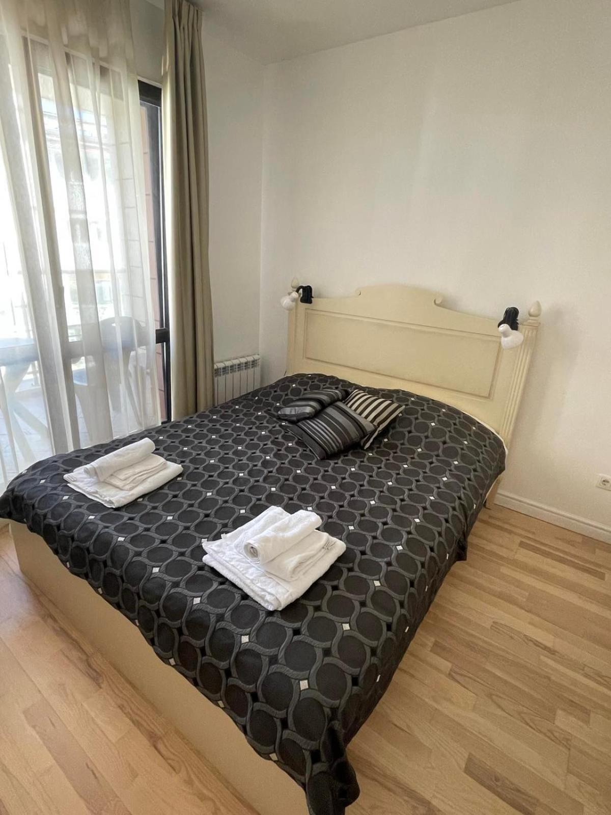 Luxury Gated Apartment Sofia Exteriör bild